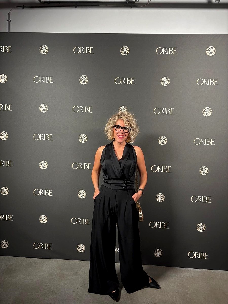 Mònika — Embajadora Oribe en evento oficial